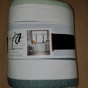 Twin Quilted Comforter